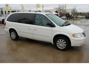 2005 Chrysler Town and Country - White